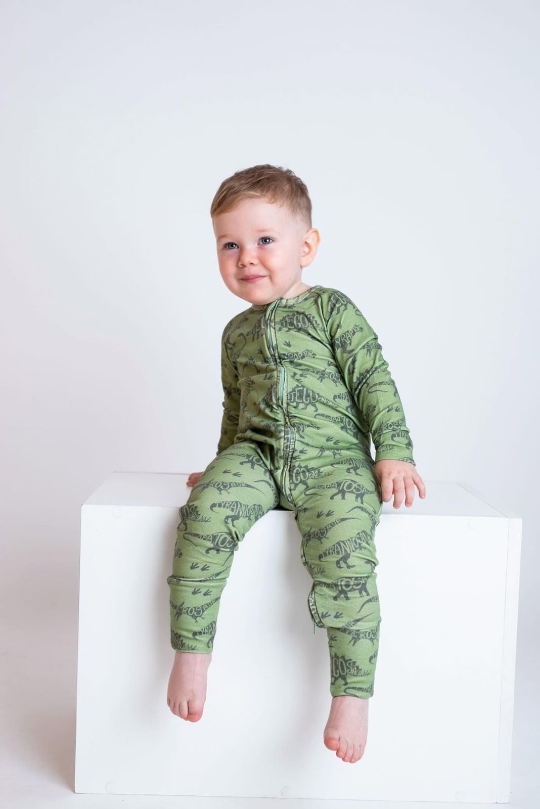 Osito pijama dino verde