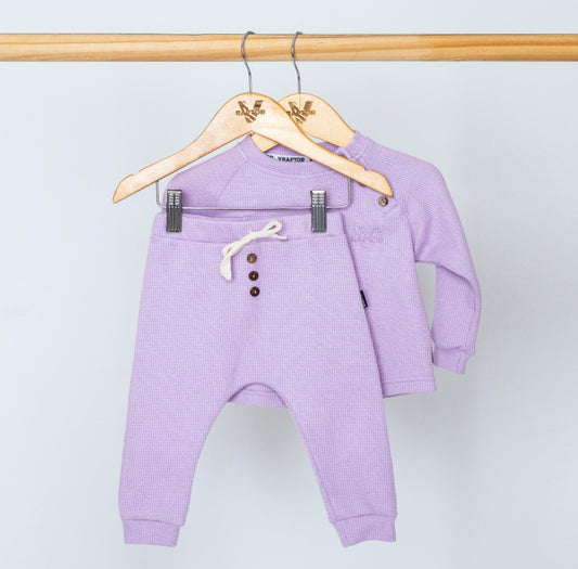 Conjunto waffle baby - remera pantalon lila