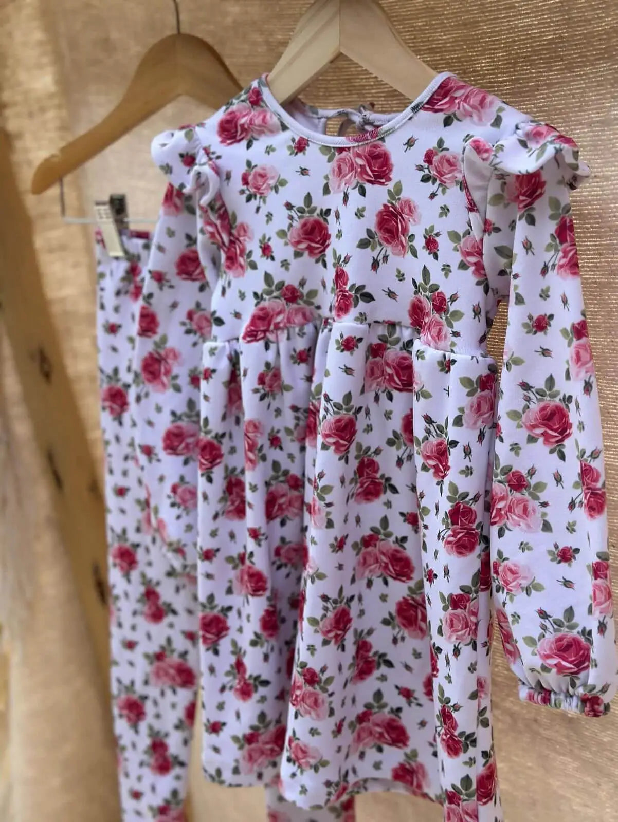 Calza y vestido baby rosas